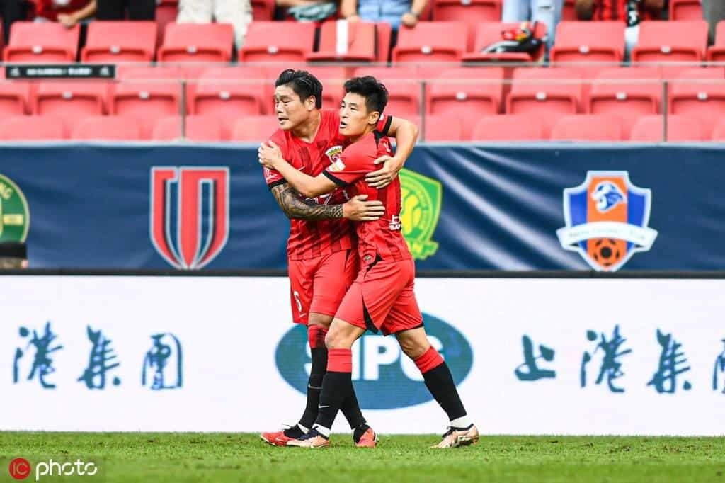 开云体育：中超-全场5张红牌！9人海港1-1泰山提前一轮夺冠